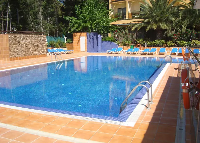 Hotel Univers Roses