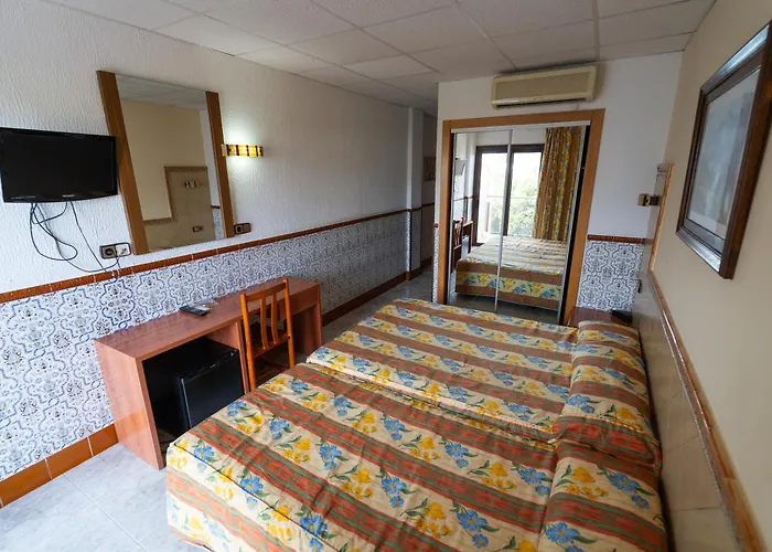 Hotel Univers Roses